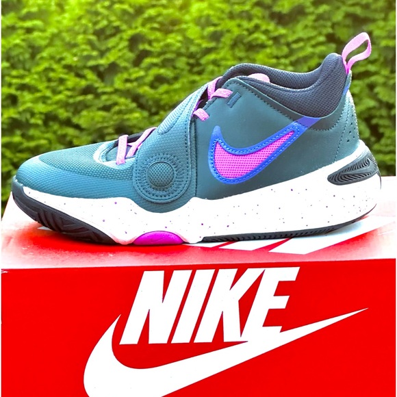 NEW Nike Team Hustle Mid Top Casual Sneaker - Big Kid 7Y (Womens 8.5) - Picture 2 of 10